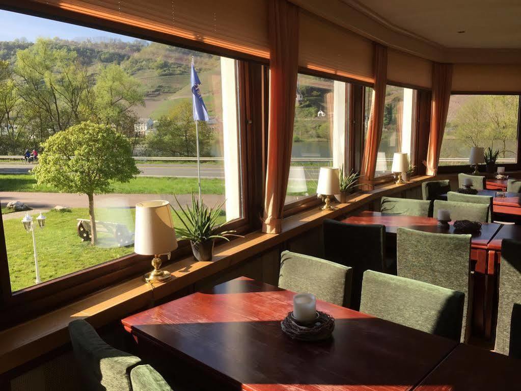 Hotel-Restaurant Peifer Brodenbach Exterior photo