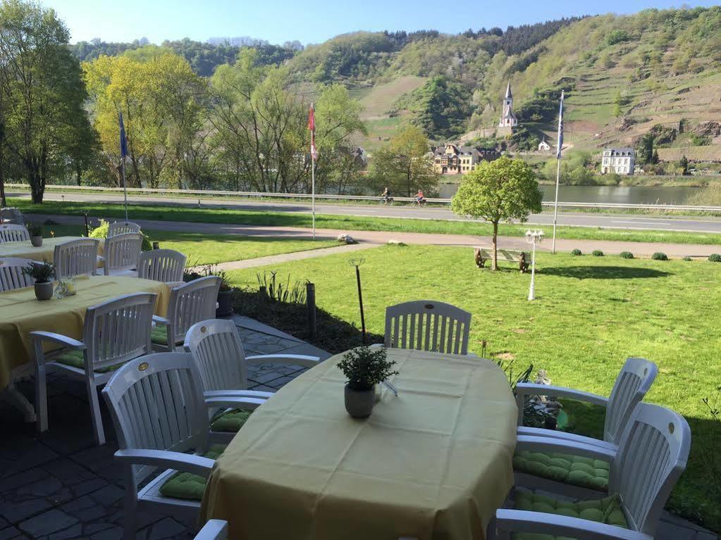 Hotel-Restaurant Peifer Brodenbach Exterior photo